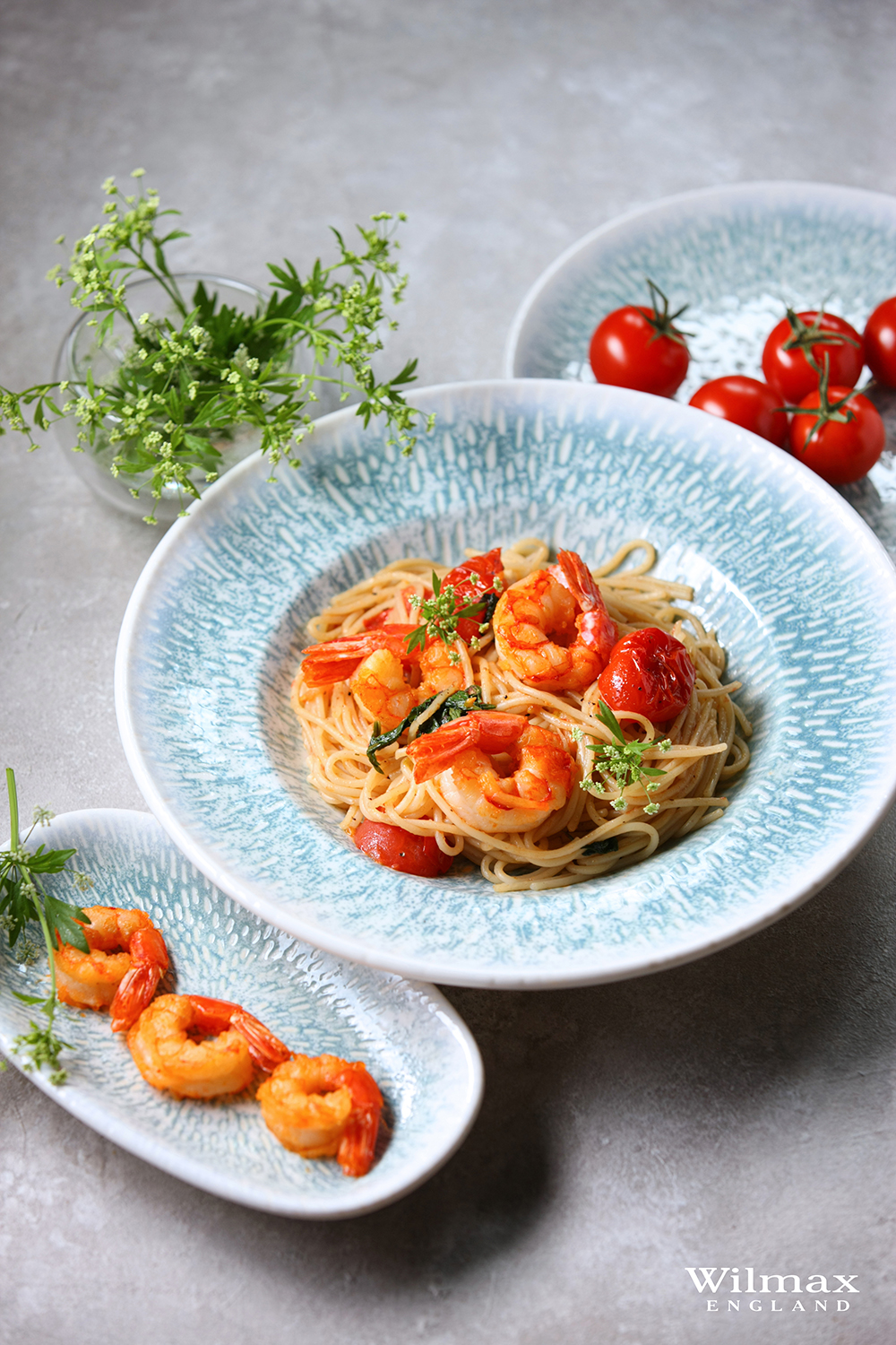 Spaghetti with Tomatoes and Shrimps
