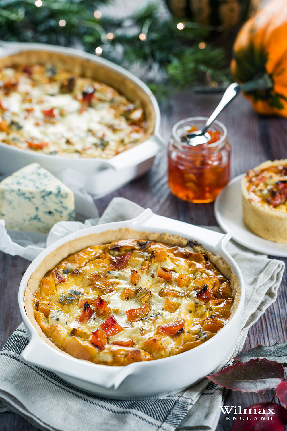 Quiche with quince, pumpkin and blue cheese